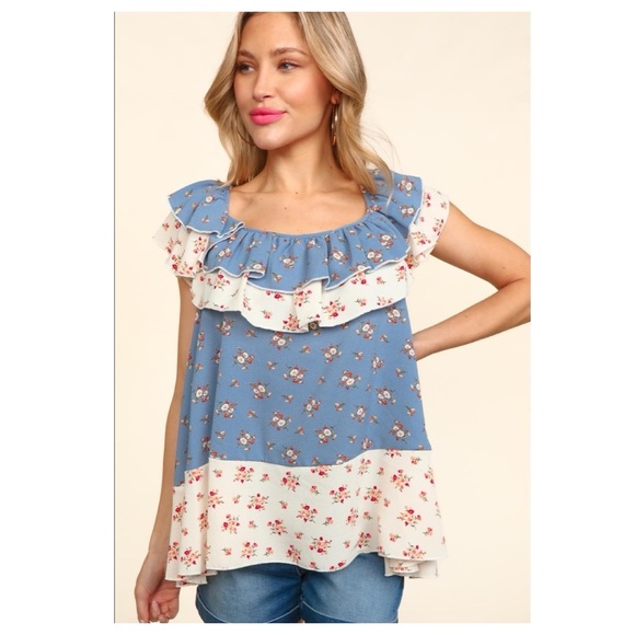 LAST ONE $20 start No. 10 ❤️ BUBBLE CREPE FLORAL PRINT COLOR BLOCK SQUARE
NECK - Picture 3 of 4